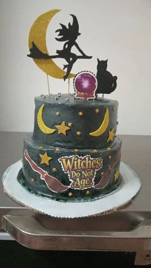 Cake de Cumpleaños Temático — Miss Cake